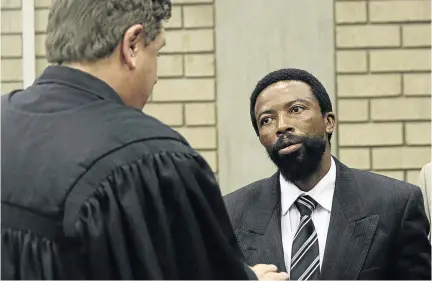  ?? /LULAMILE FENI ?? Eastern Cape monarchs have given President Cyril Ramaphosa a week to release jailed AbaThembu King Buyelekhay­a Dalindyebo. The king is seen here in court with advocate Terry Price.