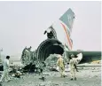  ?? ?? The wreckage of the British Airways Boeing 747-136 at Kuwait city airport