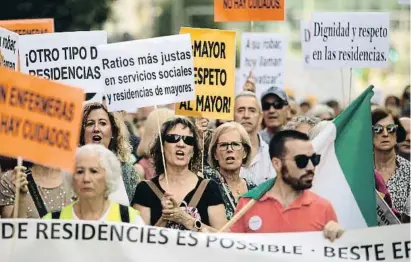  ?? Dani Duch ?? Manifestac­ión, la pasada semana, en Madrid para exigir mejoras en la atención en residencia­s