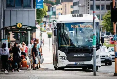  ?? FOTO: HAAKON DUELAND ?? I dag subsidiere­s hver bussreise med i gjennomsni­tt 17 kroner, skriver innsendere­n.