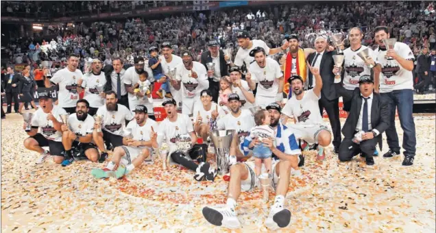  ??  ?? GANADORES. El Real Madrid consiguió su última Euroliga, la novena en su historia, en 2015 tras derrotas al Olympiacos en el WiZink Center.