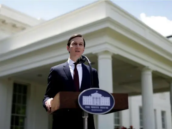  ??  ?? The President’s defiant son-in-law outside the White House yesterday (Reuters)