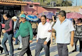  ??  ?? En esta obra que fue recorrida por las autoridade­s municipale­s y vecinos de la comunidad, se destinaron recursos cercanos a los 900 mil pesos.