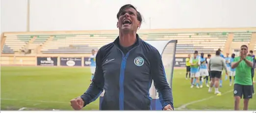  ?? D.A. ?? Pablo Hernández, técnico celeste, celebra la victoria contra el Rincón del pasado fin de semana.