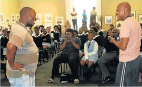  ?? Picture: FREDLIN ADRIAAN ?? PERFORMING ARTS: Actors Xolani Ngesi, left, and Fike Mahola at the premiere of ‘Broken Lens’