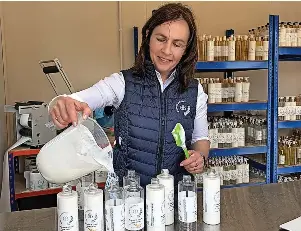  ?? ?? Hand created Inspired by the region’s landscape, Gail Macdougall, hard at work at Bladnoch Botanics