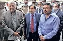  ??  ?? CEC Sunil Arora with his colleagues on arrival at Chennai airport