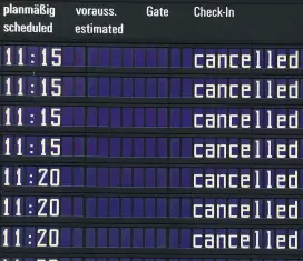  ??  ?? Bei stornierte­n Flügen muss die Fluglinie auch eine Umbuchung auf eine andere Airline anbieten. Ein Bahnticket tut es nicht. Wien