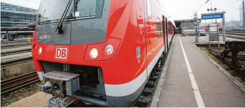  ?? Archivfoto: Alexander Kaya ?? Die Deutsche Bahn, die im Regionalve­rkehr unter anderem den Fuggerexpr­ess betreibt, hat wieder Interesse an der Paartalbah­n.
