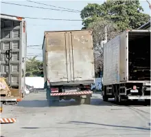  ?? SEVERINO SILVA/AGÊNCIA O DIA ?? Ocorrência­s de roubo a carga no Estado do Rio são frequentes.