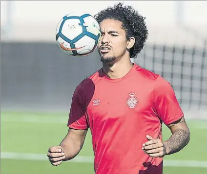  ?? FOTO: PERE PUNTÍ ?? Douglas Luiz El futbolista ya está a las órdenes de Eusebio Sacristán, con el que espera tener más minutos que con Machín