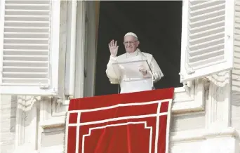  ?? – Associated Press: Gregorio Borgia ?? Le pape François, dimanche, au Vatican.