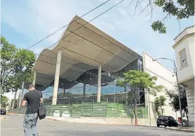  ??  ?? Sustentabl­e. El nuevo palacio gubernamen­tal es luminoso y ecológico.