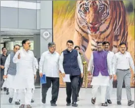  ?? KUNAL PATIL/HT ?? Maharashtr­a CM Devendra Fadnavis arrives at the Mantralaya in Mumbai on Saturday.