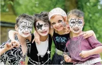  ??  ?? Charlie Foster, Daisy Sackville-Ford, Polly Sackville-Ford and James Sackville-Ford at last year’s Marple Carnival