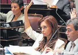  ?? (TÉLAM / ARCHIVO) ?? Bloque K. Cristina, en una sesión en 2005. Mañana vuelve al Senado con el sello del Frente para la Victoria y con ocho integrante­s.