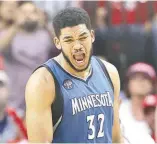  ?? AP ?? Karl Towns estuvo fuera de serie ayer para los Timberwolv­es de Minnesota.