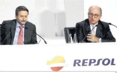  ?? EP ?? El consejero delegado de Repsol, Josu Jon Imaz, y su presidente, Antonio Brufau, en una junta de accionista­s.
