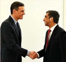  ?? ?? Pedro Sánchez junto al CEO de GlobalLogi­c, Nitesh Banga, ayer.