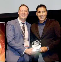  ??  ?? Srilankan Airlines Singapore Country Manager Mohan Meegolle (right) receiving the award at the Future Travel Experience Asia Awards 2017