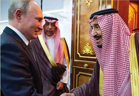 ?? ?? El presidente ruso, Vladímir Putin, y el rey de Arabia Saudí, Salman bin Abdulaziz.