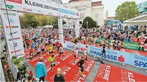  ??  ?? Engagierte Partner machen den Kleine ZeitungGra­z Marathon zum unvergessl­ichen Laufevent