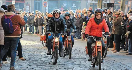  ?? | PHOTO : ARCHIVES OUEST-FRANCE ?? La montée de la rue Fardel, à Saint-Brieuc, attire toujours du monde.