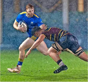  ?? PICTURE: Bob Bradford ?? Austin Emens in BUCS Super Rugby action for the University of Bath men’s 1st XV during this season’s Anniversar­y Game at The Rec