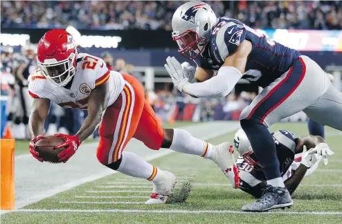  ?? MICHAEL DWYER / THE ASSOCIATED PRESS ?? Fans who used the British- owned streamlini­ng service DAZN to watch Thursday’s NFL opener between the Kansas City Chiefs and the New England Patriots had to contend with a number of technical glitches.
