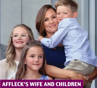  ??  ?? Loyal: Jennifer Garner with (from left) Violet, Seraphina and Samuel