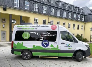  ?? OLIVER NOWAK ?? Kleinbusse wie dieser sollen mit dem neuen Fahrplanwe­chsel im Dezember als Zubringer zu den Hauptroute­n fungieren.