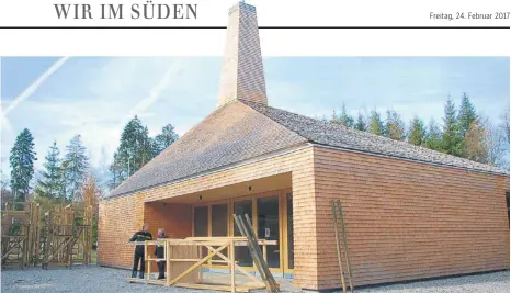  ?? FOTO: UWE JAUSS ?? Preisgekrö­nte Architektu­r hat ihren Preis: die Forsthütte in Tannau bei Tettnang.