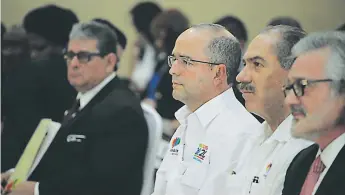  ?? FOTO: WENDELL ESCOTO ?? INVITADOS. Juan Carlos Álvarez, Jacobo Paz y José Perdomo durante el foro.