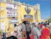  ??  ?? Pro-Khalistan banners at Gurdwara Janamsthan, Nankana Sahib, in Pakistan displayed provocativ­e slogans. HT PHOTO