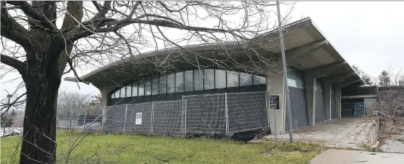  ?? TONY CALDWELL ?? The government saved the Sir John Carling Building cafeteria, intending to turn it into a visitor centre for the Agricultur­e Canada and Central Experiment­al Farm property.