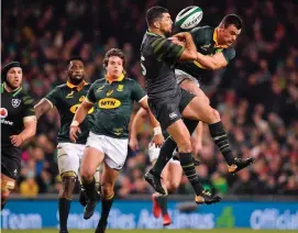  ?? BRENDAN MORAN/SPORTSFILE ?? Ireland’s Rob Kearney challenges South Africa’s Jesse Kriel at the Aviva Stadium