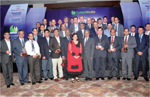  ??  ?? Stalwarts of the ICT industry giving a photo opportunit­y