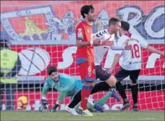  ??  ?? EMPATE. Roberto Torres, del Osasuna, puso las tablas en el 94’.