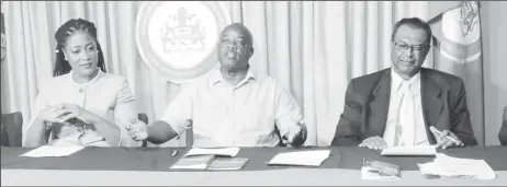  ?? ?? Opposition Leader Aubrey Norton (centre) speaking at the APNU+AFC press conference on Friday at right is AFC Leader Khemraj Ramjattan. At left is shadow foreign minister Amanza Walton-Desir.