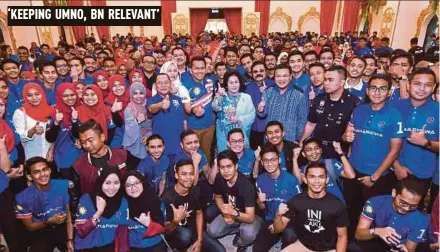  ?? BERNAMA PIC ?? ‘KEEPING UMNO, BN RELEVANT’ The prime minister’s wife, Datin Seri Rosmah Mansor, at a gathering with youth activists and National Undergradu­ates Leadership members at Seri Perdana in Putrajaya yesterday.