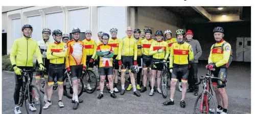  ?? CRA ?? La saison est bien partie pour les Cyclo-randonneur­s d’Argentan, ici avant un départ devant la maison des associatio­ns Guy-deMaupassa­nt.