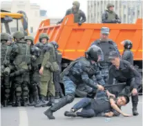  ?? REUTERS ?? Na suzbijanju prosvjeda angažirane su i specijalne postrojbe ruske policije