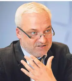  ?? FOTO: DPA ?? Ex-NRW-Wirtschaft­sminister Garrelt Duin hat in einem Gastbeitra­g für unsere Redaktion den deutschen Föderalism­us kritisiert.