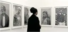  ??  ?? Werke der südafrikan­ischen Fotografin Zanele Muholi. Unten die des südafrikan­ischen Künstlers Athi-Patra Ruga.