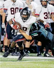  ?? [PHOTO BY STEVE SISNEY, THE OKLAHOMAN] ?? Tulsa Union’s Patrick Fields received a call from Lincoln Riley just a couple hours after Riley was introduced as OU’s new head football coach.