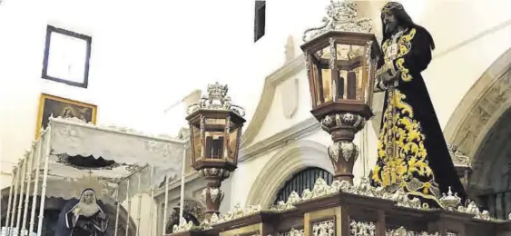  ??  ?? Nuestra Señora del Rosario y Nuestro Padre Jesús de Medinaceli, expuestos al culto en la concatedra­l de Santa María de Mérida.