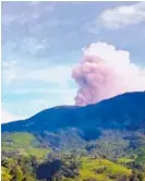  ?? ELIETH ROMERO ?? Erupción de ayer viernes del volcán Turrialba.