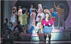  ?? FOTO: SABINE HAYMANN ?? Tanz, Frisuren und Intrigen gibt’s in „Hairspray“zu sehen.