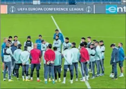  ?? ?? El equipo llegó ayer a Polonia y se entrenó en el Poznan Stadium.