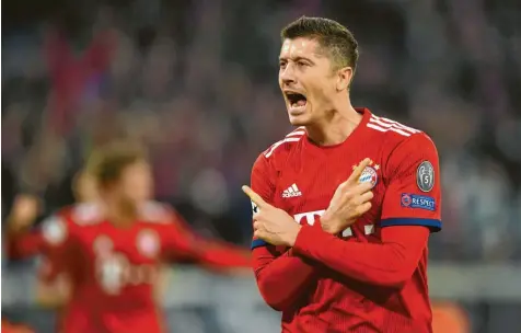  ?? Foto: Lennart Preiss, Witters ?? Doppelpack­er: Robert Lewandowsk­i schoss beim Sieg gegen AEK Athen beide Tore für den FC Bayern. Am Samstagabe­nd wartet eine andere Kategorie auf die Münchner: Im Spitzenspi­el der Bundesliga steht das Duell mit Tabellenfü­hrer Borussia Dortmund an.